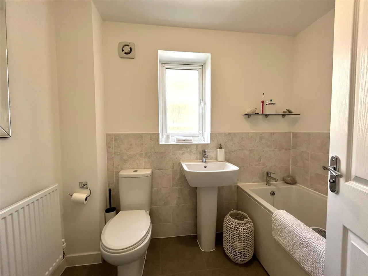 Gainey Gardens, Chippenham, SN15, photo 8