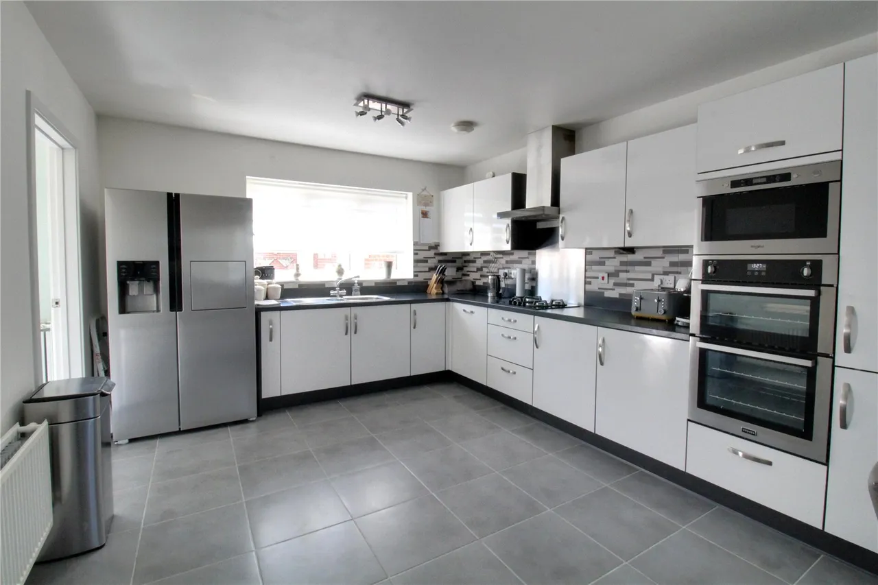 St. Catherine Road, Basingstoke, Hampshire, RG24 9XG, photo 2