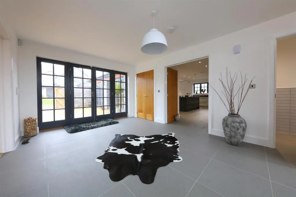 The Barns, CF32, photo 6