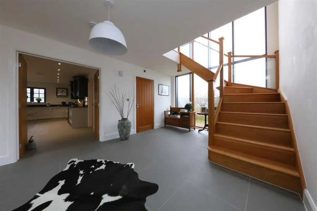 The Barns, CF32, photo 5
