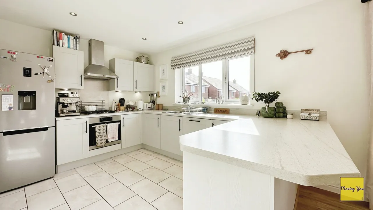 Clos Y Lili, Coity, Bridgend, Mid Glamorgan, photo 6