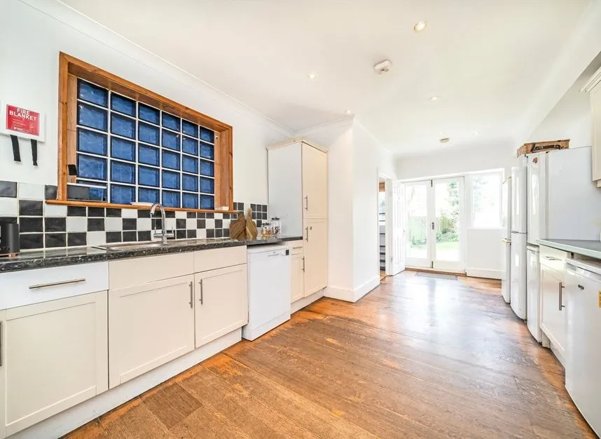 Wormholt Road, Shepherds Bush, W12, photo 2