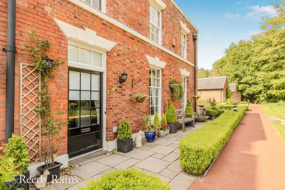 Lawton Hall Drive, Church Lawton, Cheshire, ST7, photo 4
