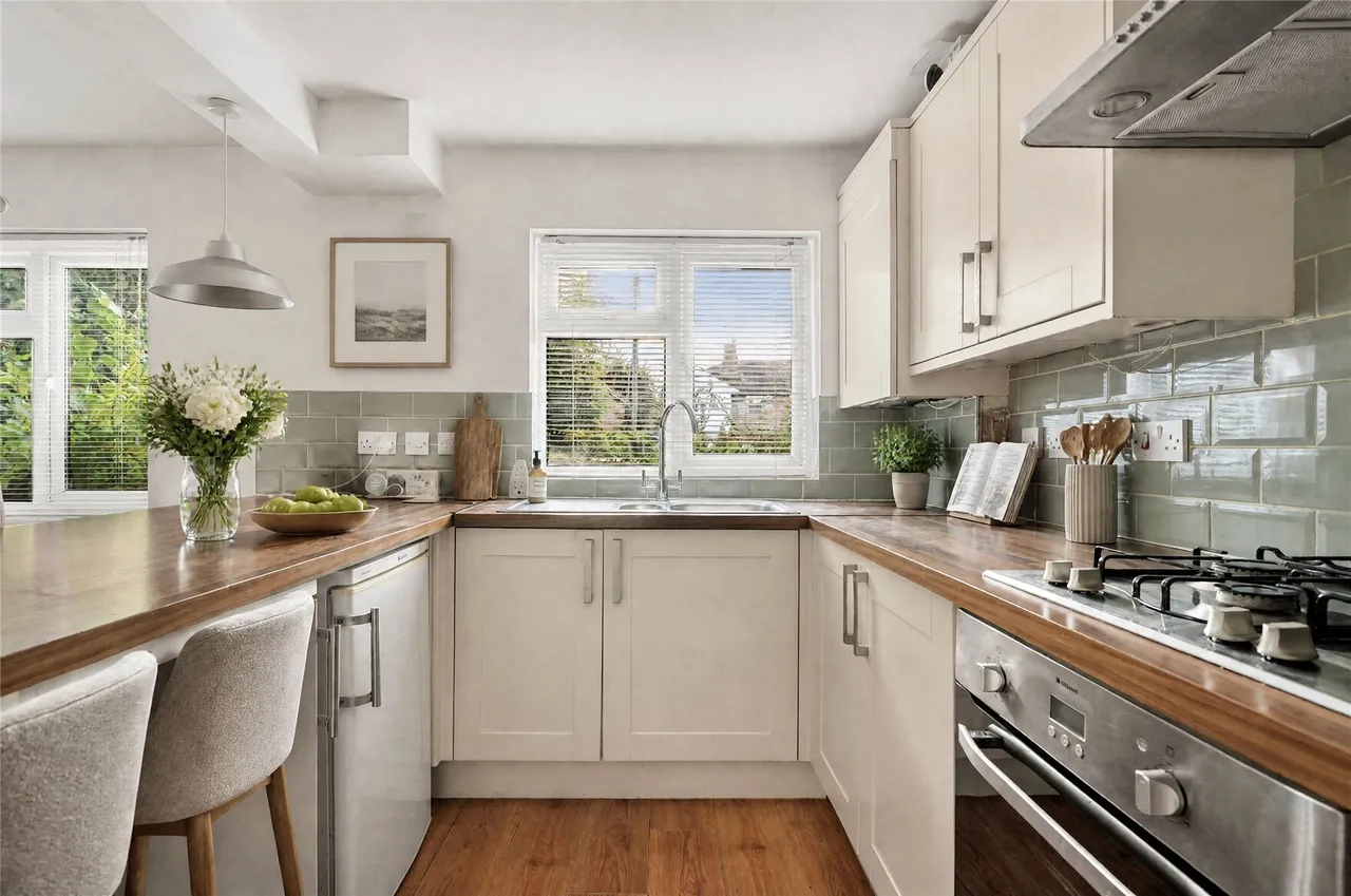 Garson Road, Esher, KT10, photo 3
