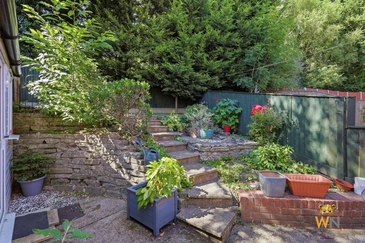 Rayleigh Road, Hutton, CM13, photo 14