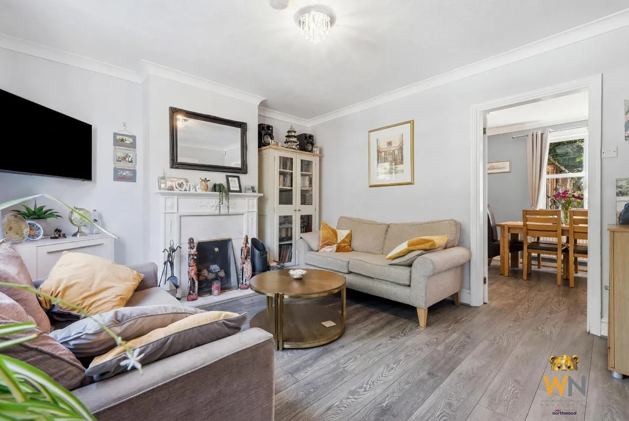 Rayleigh Road, Hutton, CM13, photo 4