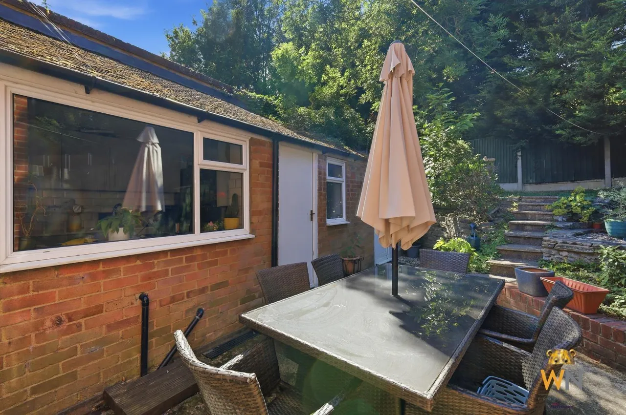 Rayleigh Road, Hutton, CM13, photo 19