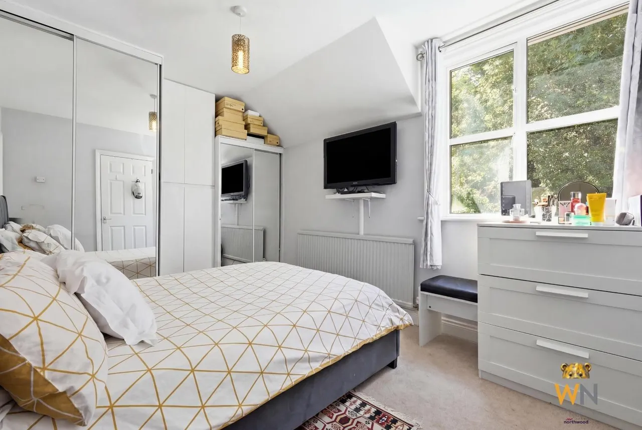 Rayleigh Road, Hutton, CM13, photo 9