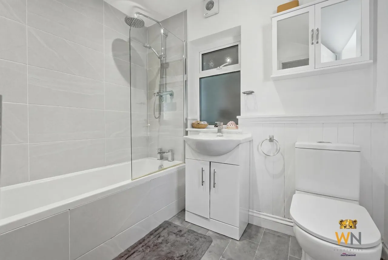 Rayleigh Road, Hutton, CM13, photo 13