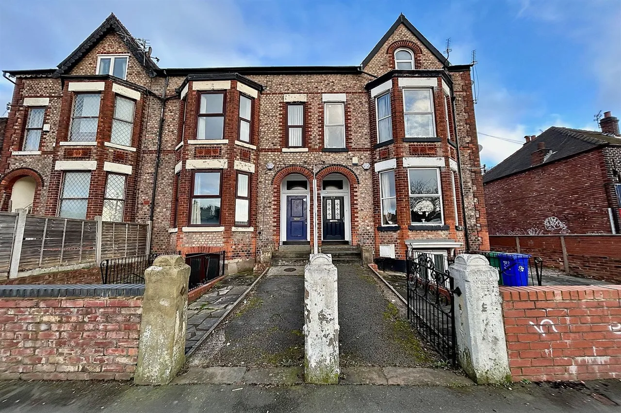 9 bed house for sale, Wilmslow Road, Manchester