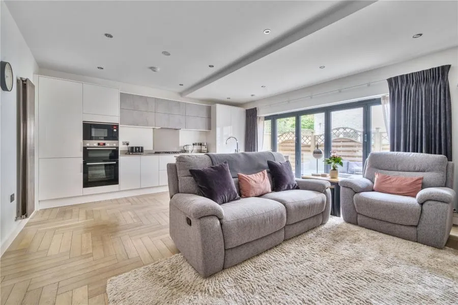Smithys Mews, London, E10, photo 3