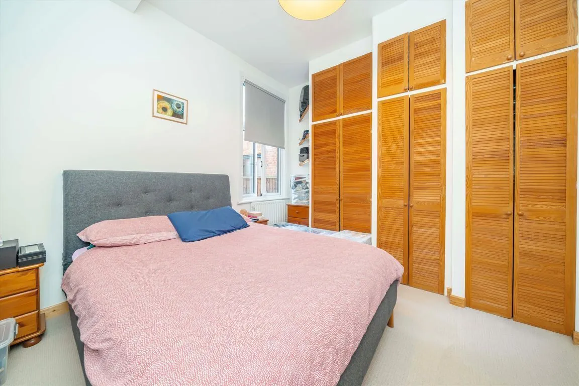 Uxbridge Road, W3, photo 5