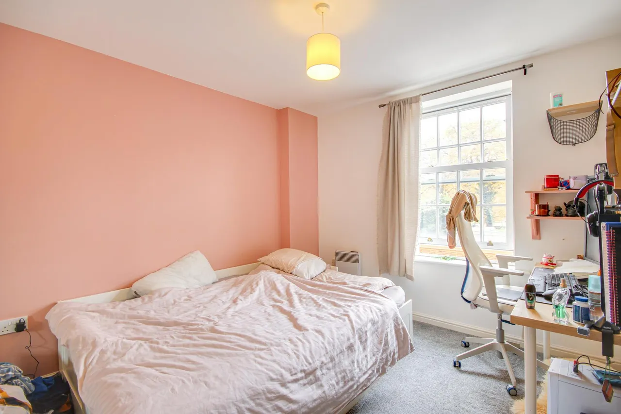 Harescombe Drive, GRH (Gloucestershire Royal Hospital), Gloucester, GL1, photo 6