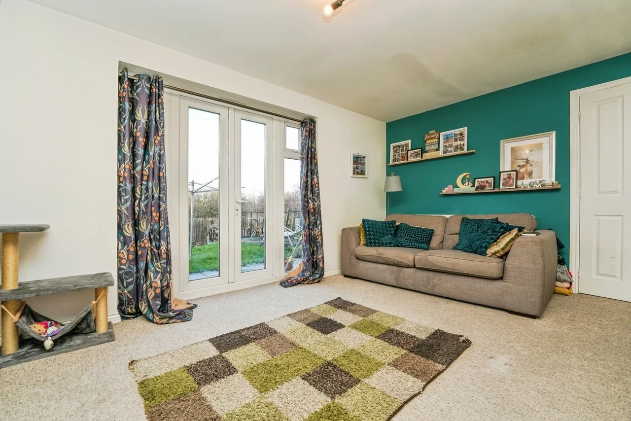 Holst Grove, Cheltenham, GL51, photo 2