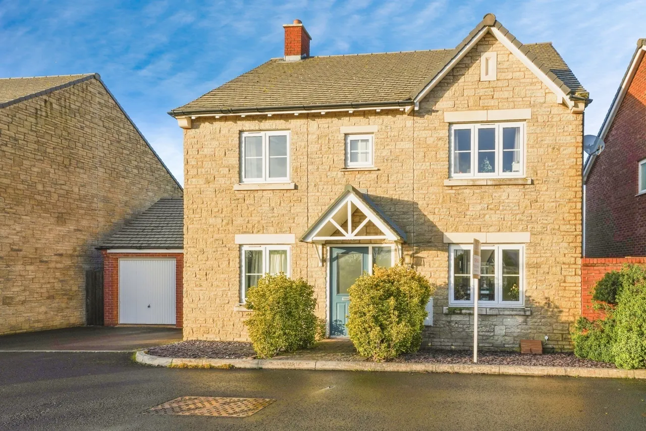 Holst Grove, Cheltenham, GL51, photo 16