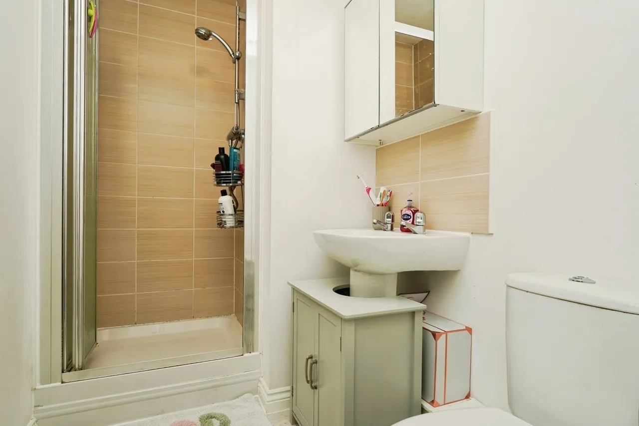Holst Grove, Cheltenham, GL51, photo 8
