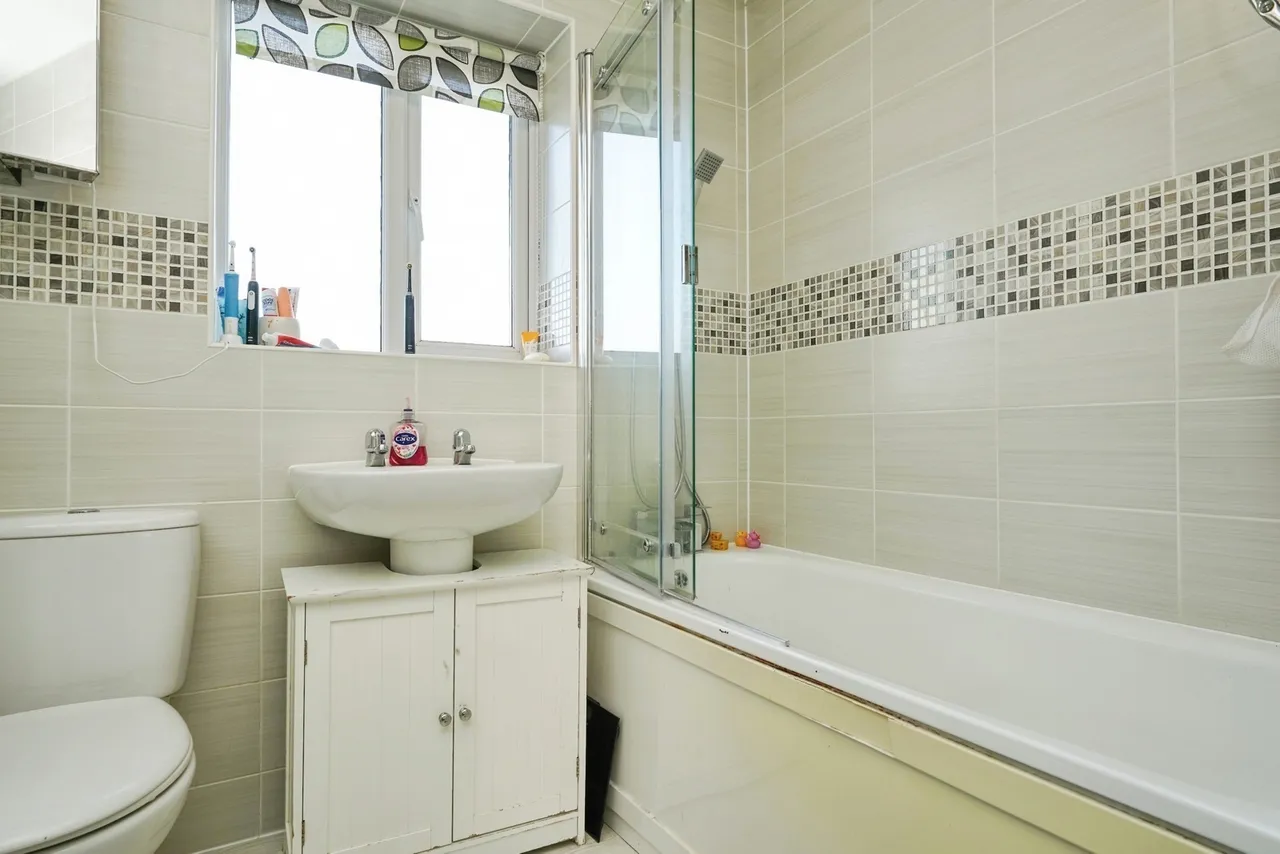 Holst Grove, Cheltenham, GL51, photo 10