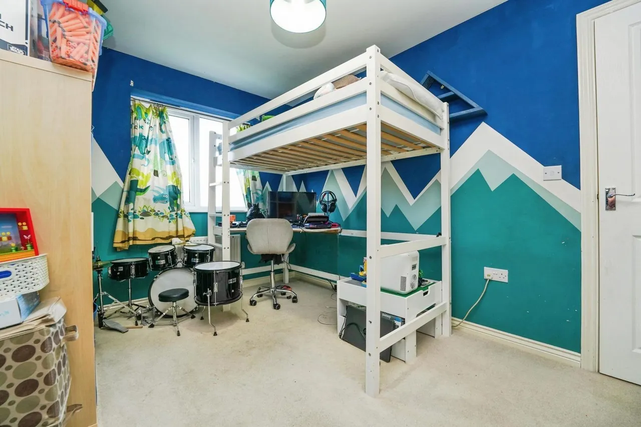 Holst Grove, Cheltenham, GL51, photo 9