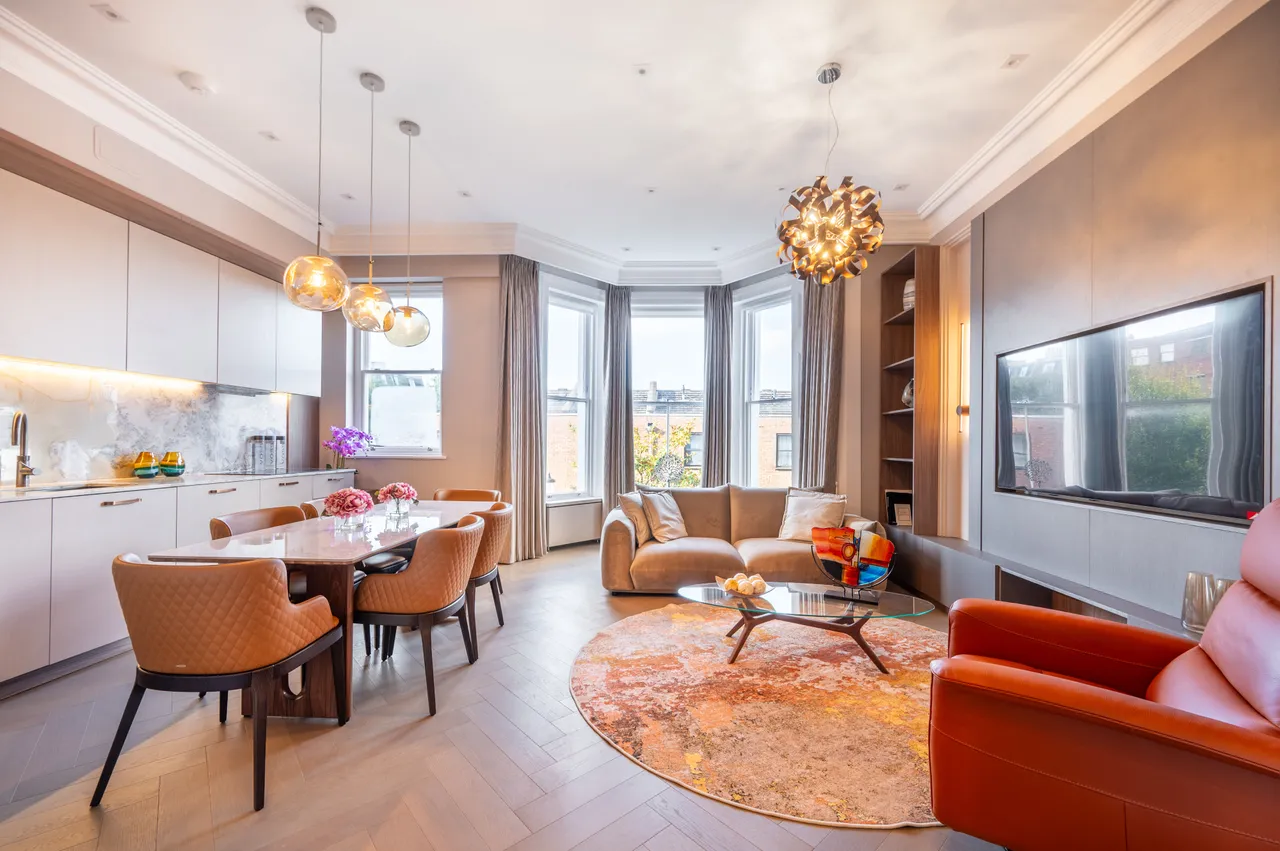 2 bed flat to rent, London, W11