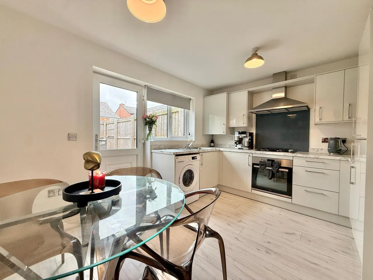 Fawcett Close, Denton, M34, photo 4