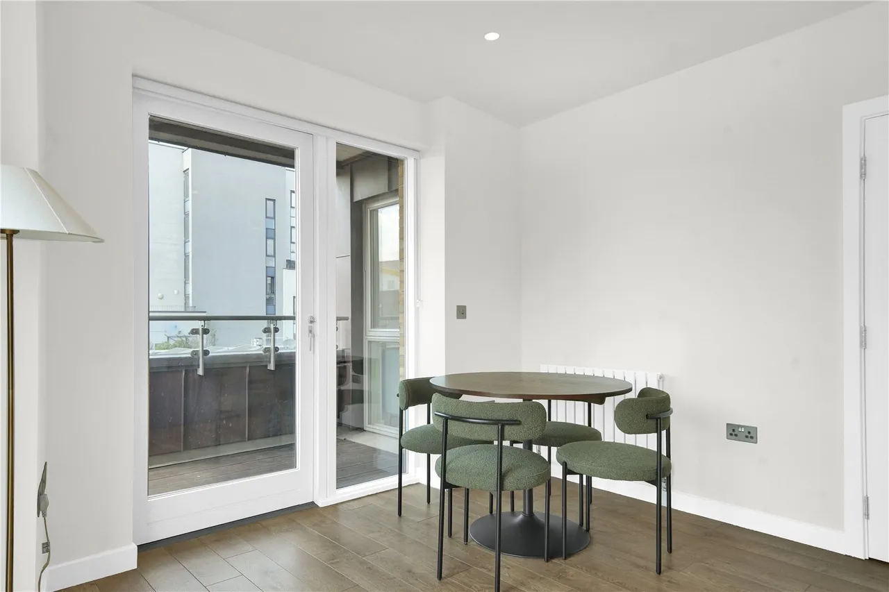 Vitruvian Court, Limehouse Basin, E14, photo 10