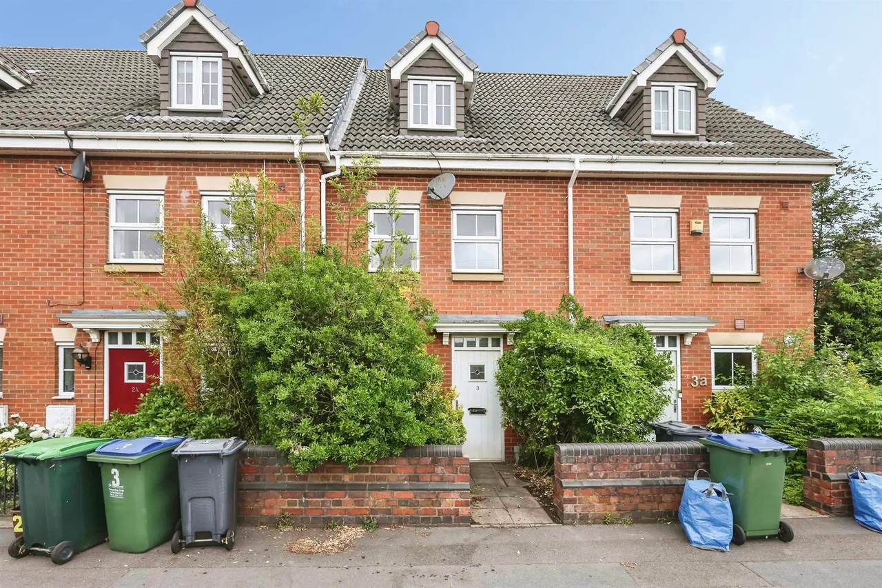 3 bed house for sale — Ross, Rowley Regis