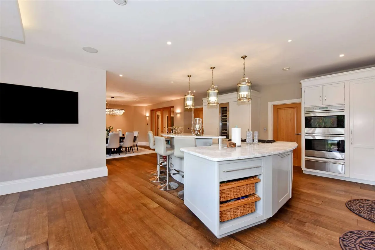 Oxshott Rise, Cobham, Surrey, KT11 2RN, photo 4