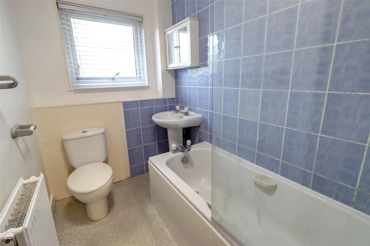 Larks Meade, Earley, RG6, photo 7