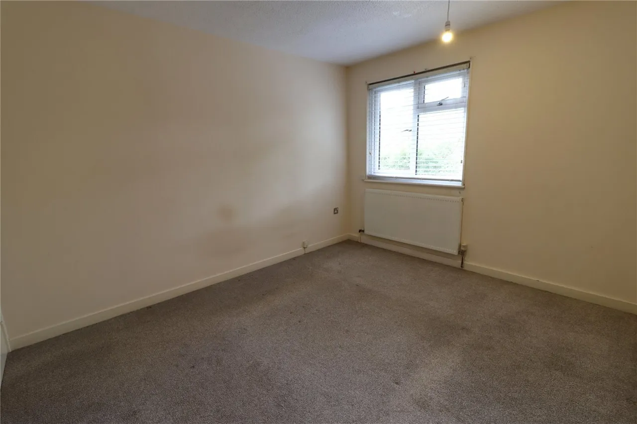Larks Meade, Earley, RG6, photo 8
