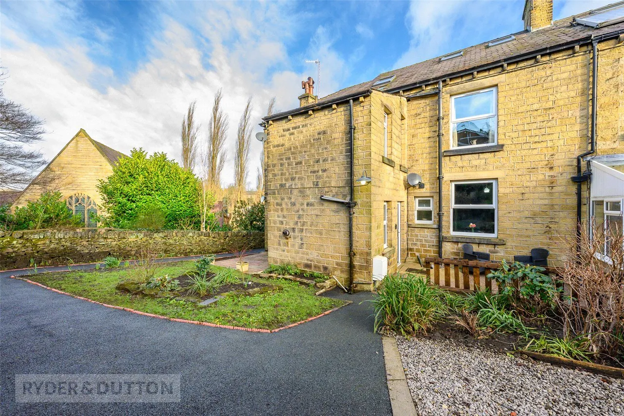 Oakes Lane, Brockholes, HD9, photo 17