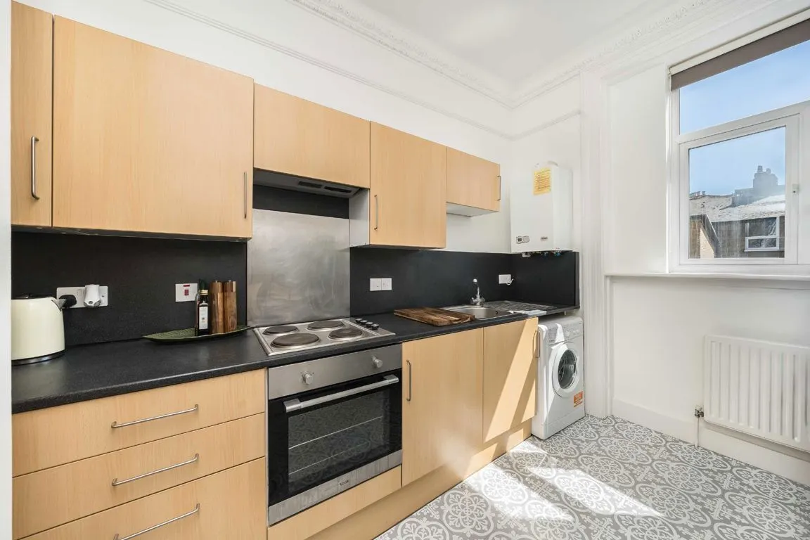 Allfarthing Lane, SW18, photo 4