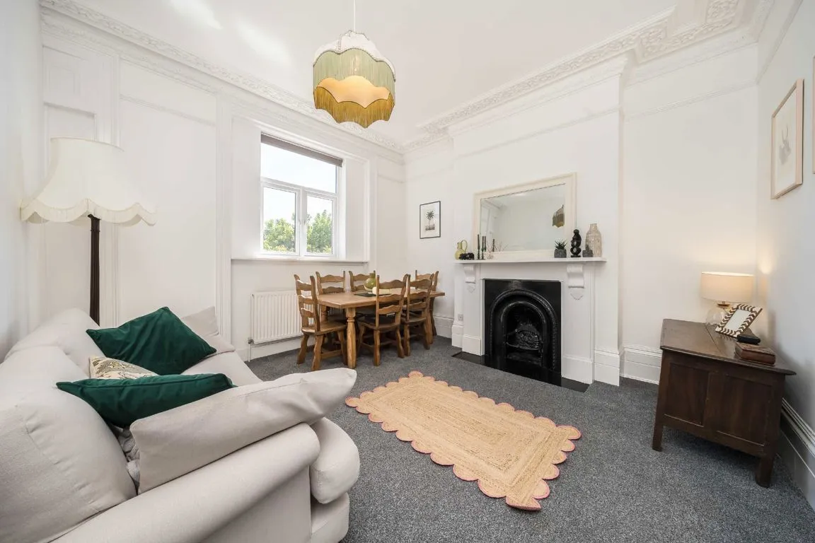 Allfarthing Lane, SW18, photo 2