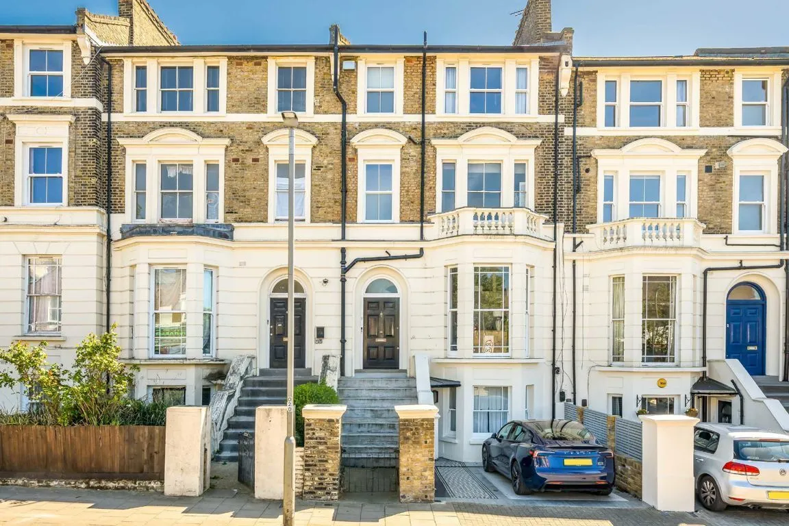 1 bed property for sale, Allfarthing Lane, SW18