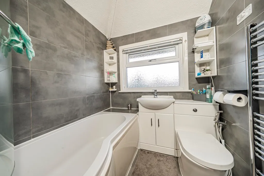 Weald Road, Hillingdon, UB10, photo 22
