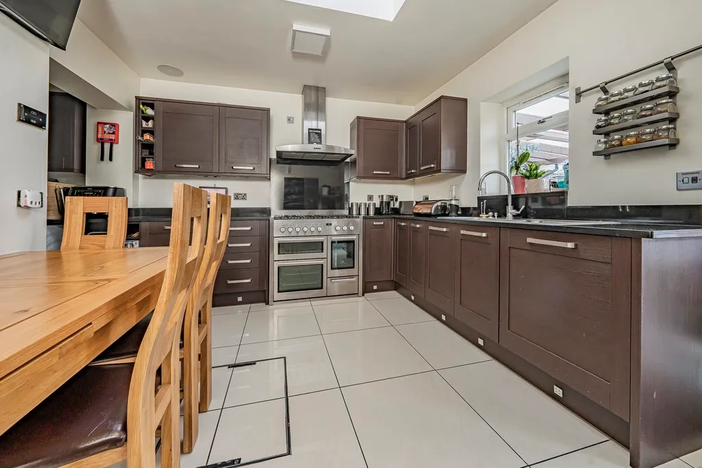 Weald Road, Hillingdon, UB10, photo 28