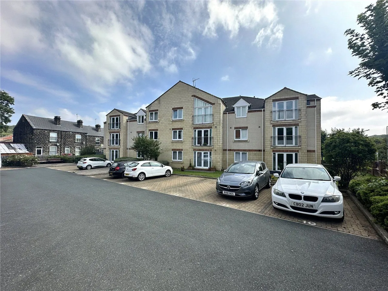 Broadgate Lane, Horsforth, LS18, photo 7