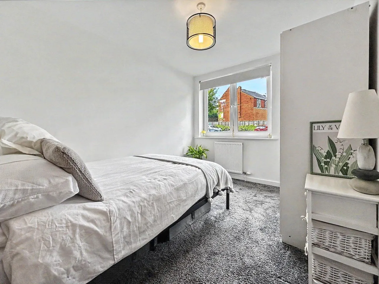 Broadgate Lane, Horsforth, LS18, photo 6