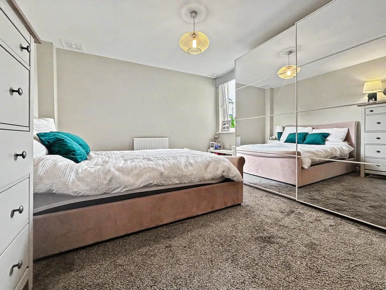 Broadgate Lane, Horsforth, LS18, photo 5