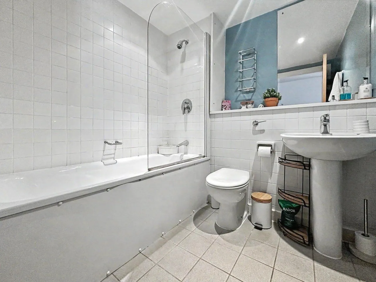 Broadgate Lane, Horsforth, LS18, photo 8