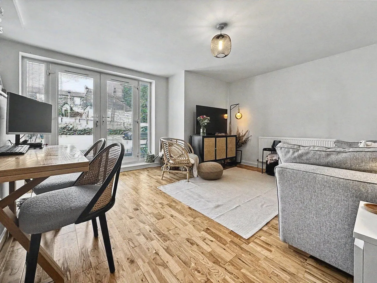 Broadgate Lane, Horsforth, LS18, photo 4