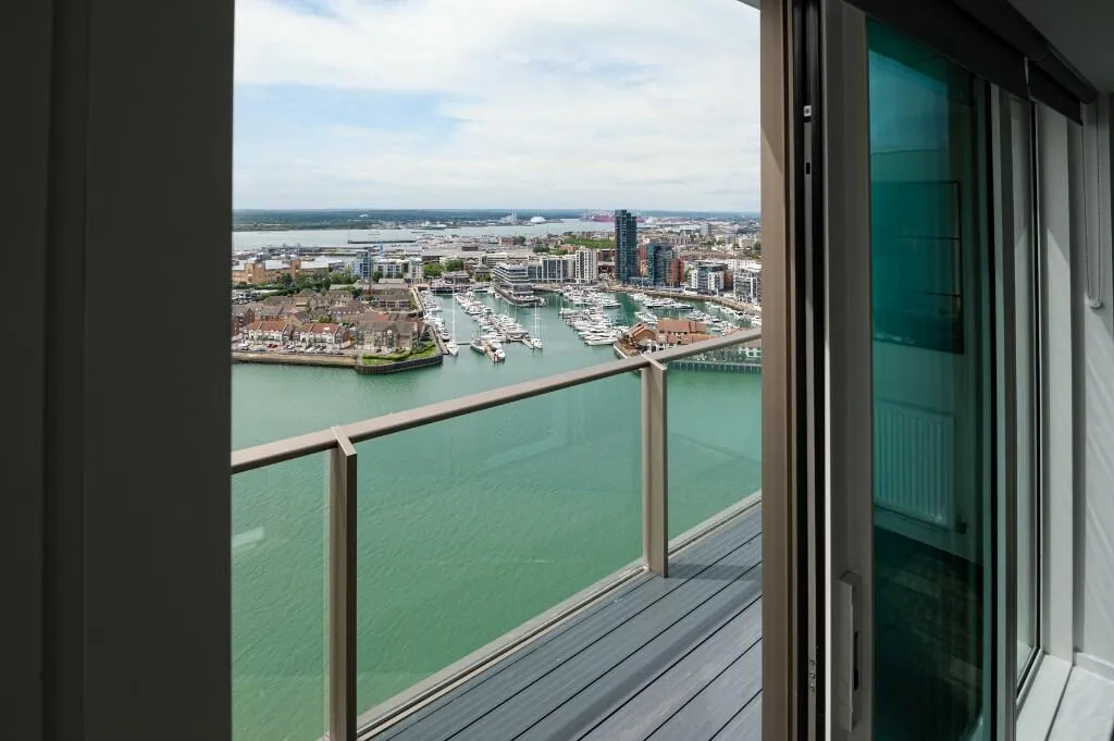 Vantage Tower, Centenary Plaza, SO19, photo 15