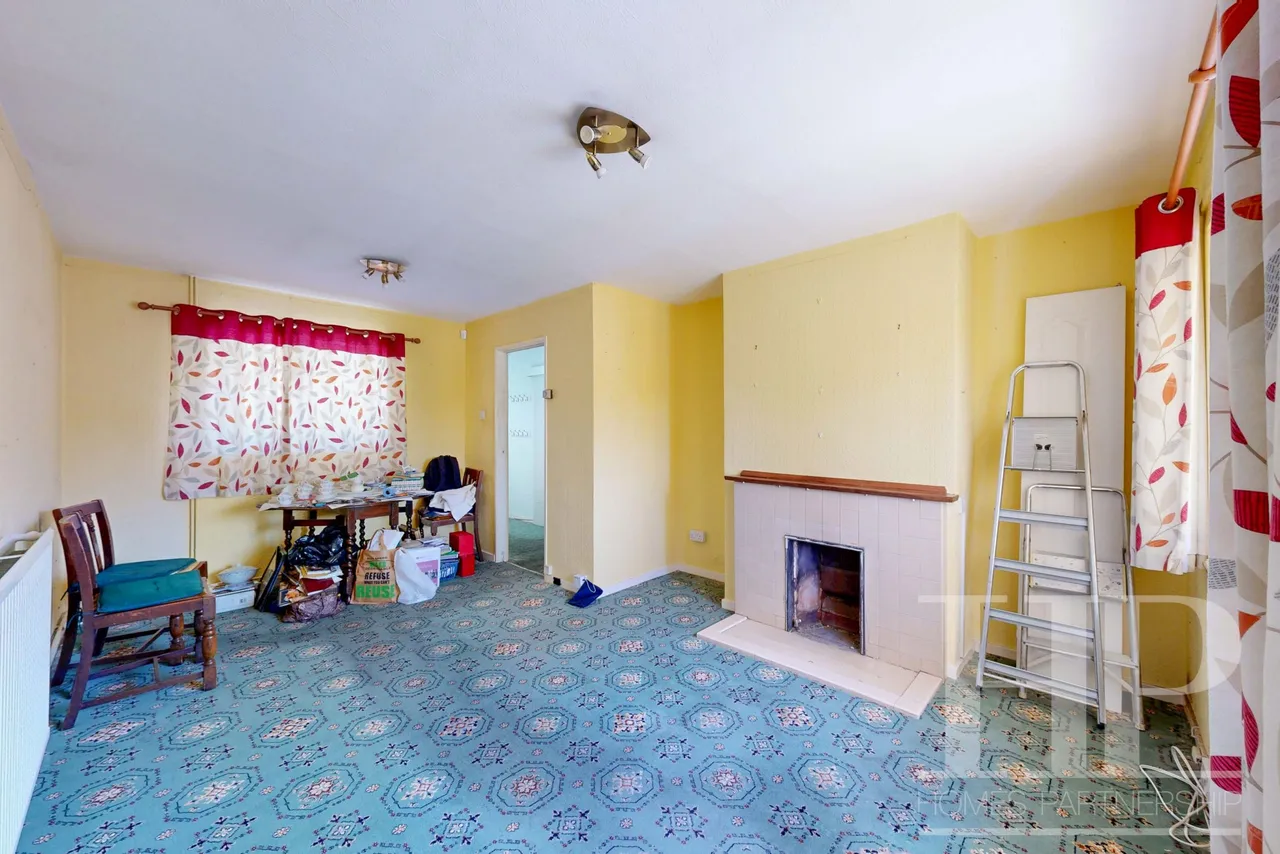 Forester Road, Crawley, RH10, photo 2