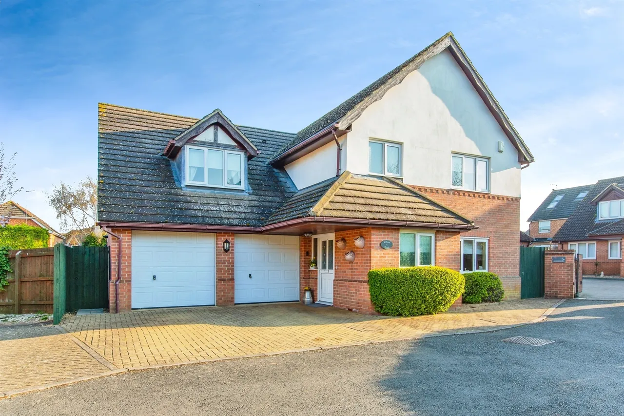 4 bed house for sale, The Limes Kettering, NN14
