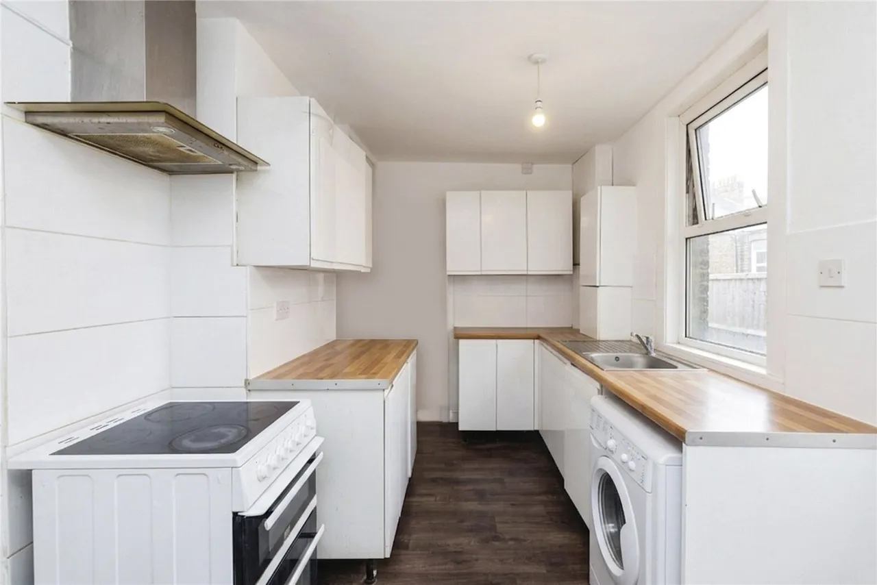 Nelgarde Road, London, SE6, photo 2