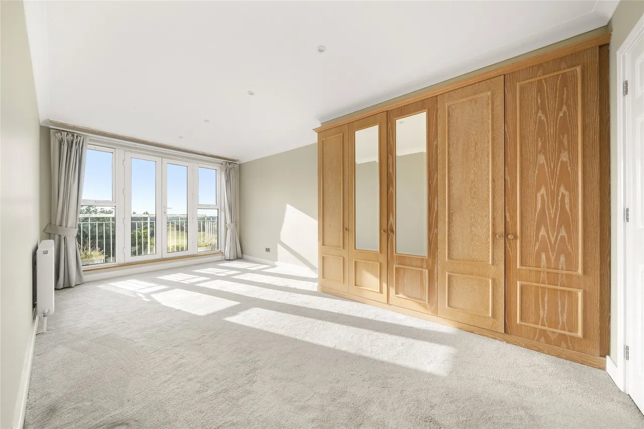 Oatlands Drive, Weybridge, Surrey, KT13, photo 7