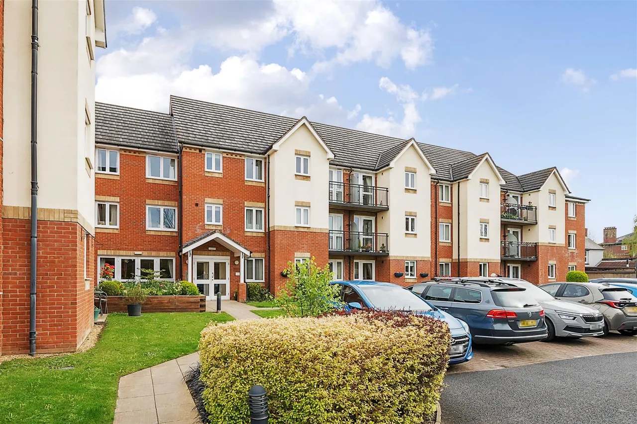 2 bed flat for sale, Enville Street, Stourbridge, DY8