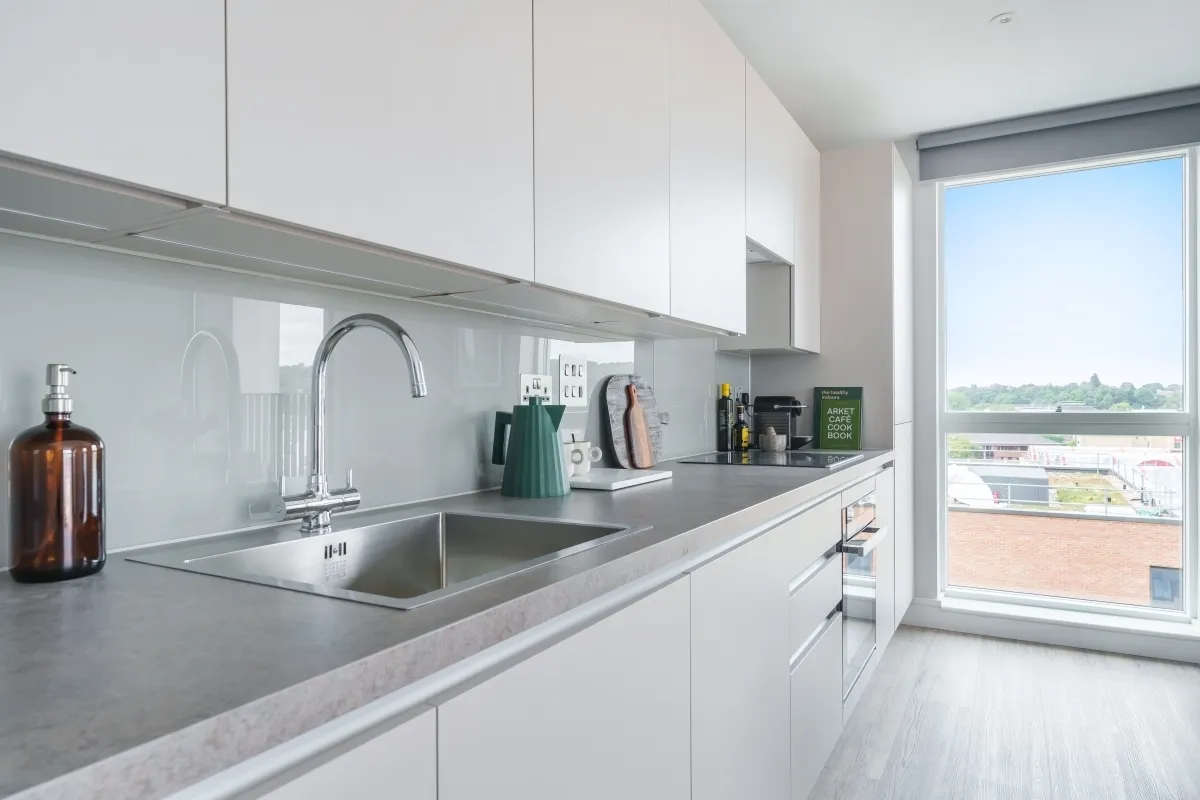 Marketfield Way, Redh, RH1, photo 3