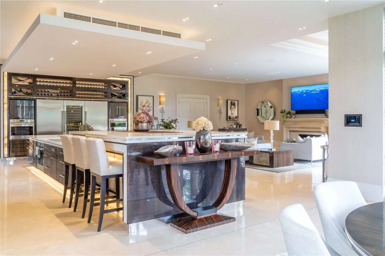 Half Acre Lane, WA4, photo 9