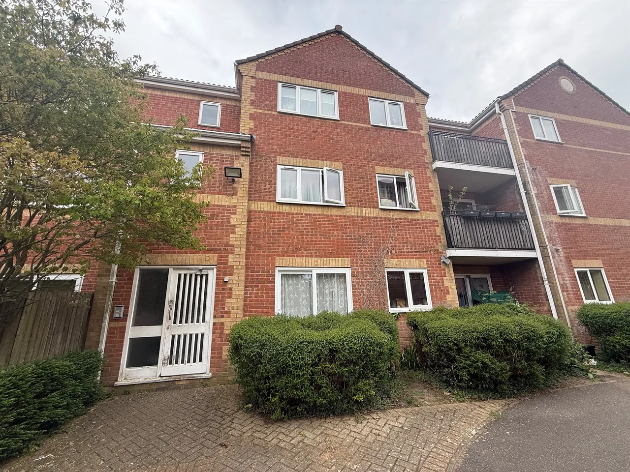 2 bed flat for sale, Oaklands, Peterborough, PE1