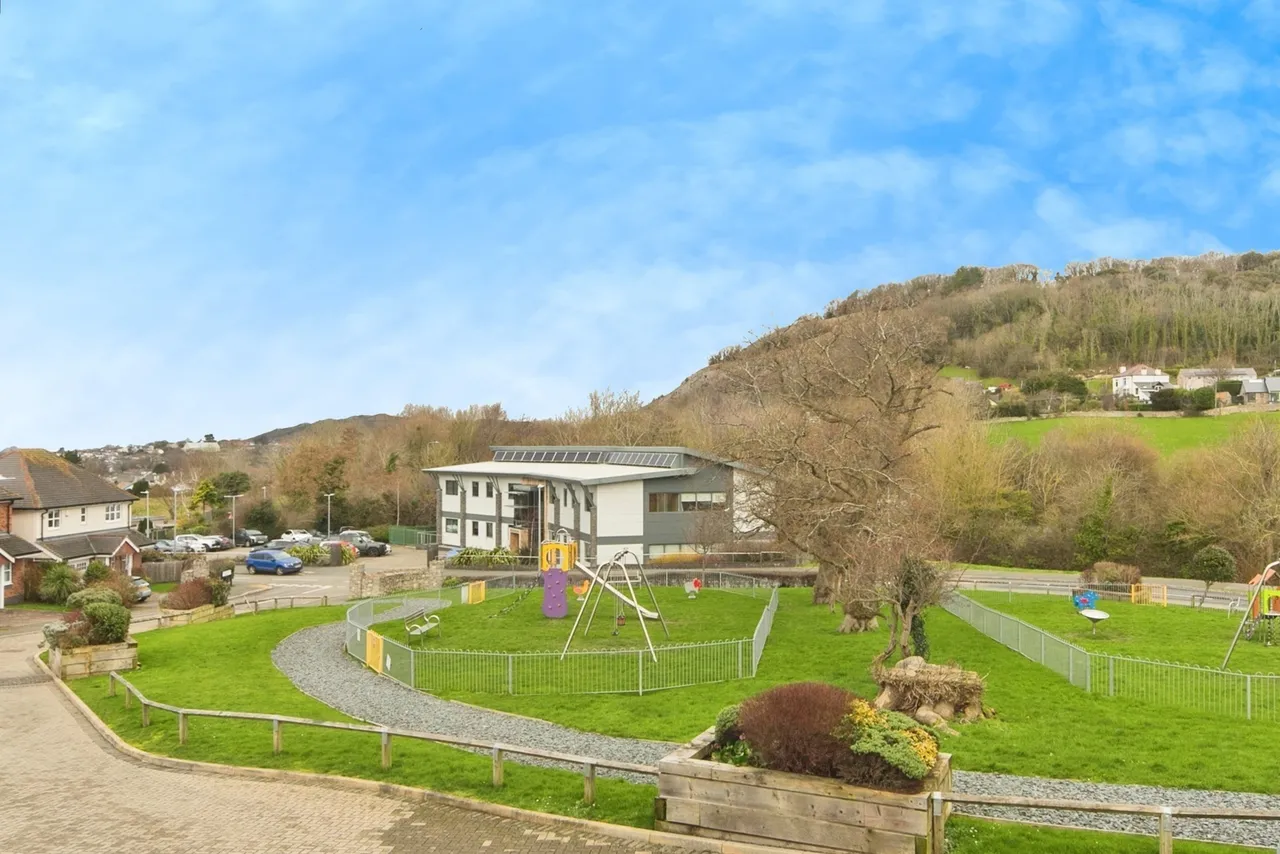 Lon Parciau, Llandudno Junction, LL31, photo 6